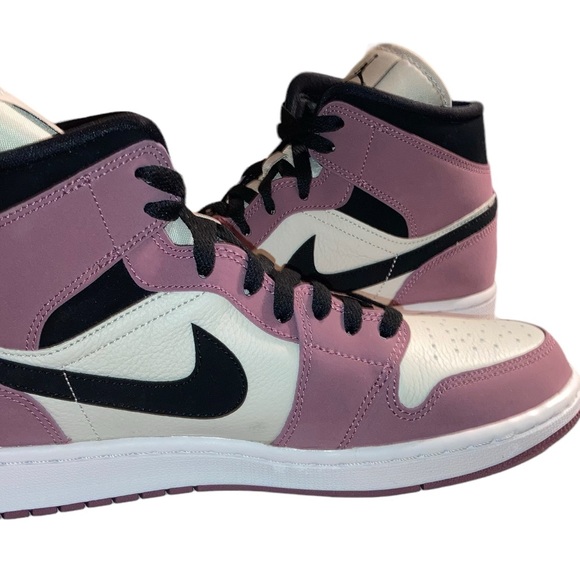 NEW Womens Air Jordan 1 Mid SE Light Mulberry Black Size 11 Shoes Sneakers - Picture 2 of 7